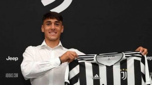 Emanuele Zuelli, centrocampista della Juventus Under 23.