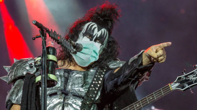 Gene Simmons dei Kiss ha duramente criticato i no vax.