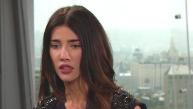 Beautiful: Steffy si sente male.