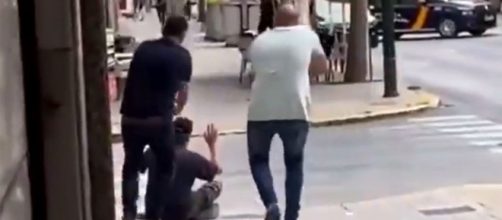 El momento en que el ladr&oacute;n es detenido en una zona c&eacute;ntrica de Elche (RRSS)