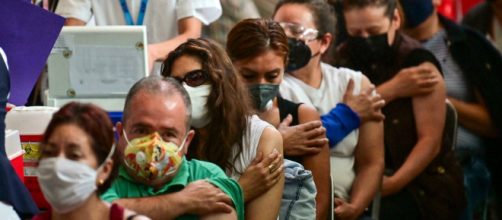 Previs&atilde;o do Minist&eacute;rio da Sa&uacute;de &eacute; fazer campanha da terceira dose contra vacina at&eacute; o fim do ano. (Arquivo Blasting News)