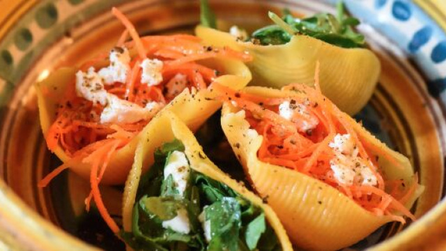 Conchiglioni farciti di prosciutto, una vera leccornia.