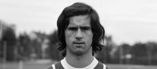 M&uuml;ller fue una de las mayores leyendas de la historia del FC Bayern. (Fuente: Twitter @FCBayernES)