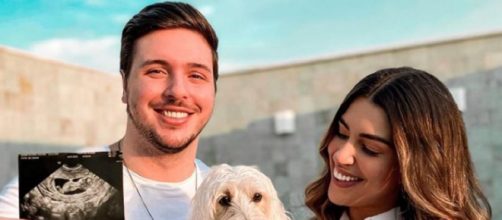 Vivian Amorim publica fotos anunciando gravidez (Foto: Reprodu&ccedil;&atilde;o/Instagram/@amorimvivian)