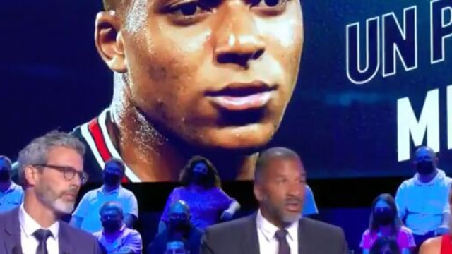 Habib Beye au soutien de Kylian Mbapp&eacute;. (cr&eacute;dit Twitter Canal Football Club)