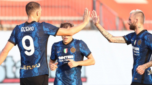 Inter-Genoa, le probabili formazioni: Dzeko guida l'attacco dei nerazzurri.
