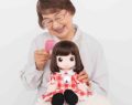 Ami-Chan, la muñeca inteligente, destinada a evitar la soledad de las personas mayores