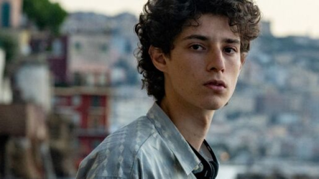 &Egrave; stata la mano di Dio, le prime foto del film di Sorrentino.