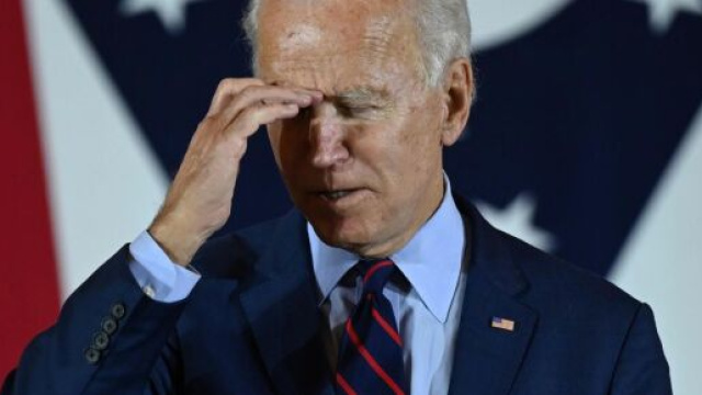 Il ritiro dall'Afghanistan non piace agli americani, Biden crolla nei sondaggi.