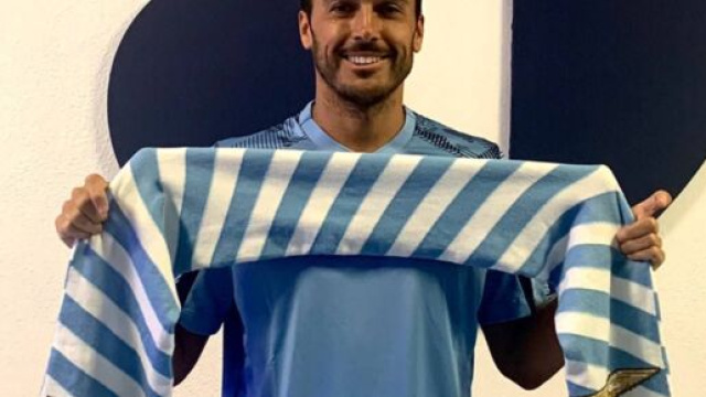Pedro lascia la Roma e passa alla Lazio.