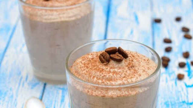 Mousse al caff&egrave; e all'arancia, due deliziosi dessert.