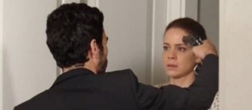 Pedro e Cristina em 'Imp&eacute;rio'. (Reprodu&ccedil;&atilde;o/TV Globo)