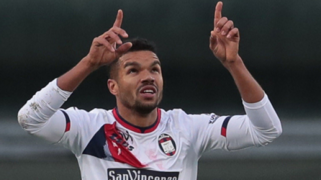 Junior Messias del Crotone sarebbe tra i candidati al ruolo di nuovo trequartista del Milan.