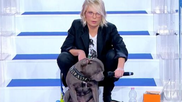 Uomini e donne, Raffaella Mennoia rompe il silenzio: 'Vacanza annullata, Saki sta male'.