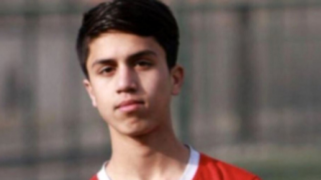 Zaki Anwari, giovane promessa del calcio morto nel tentativo di lasciare Kabul.