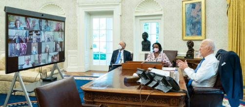 Los talibanes anunciaron que todos los afganos tienen prohibido asistir al aeropuerto y Joe Biden habr&iacute;a aceptado (Twitter/@POTUS)