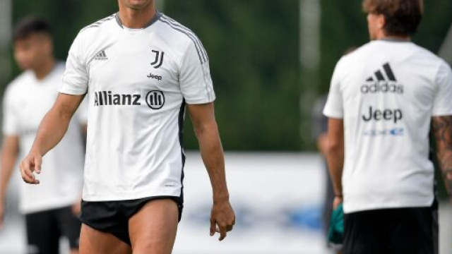 Juve, Ronaldo ko: lascia l'allenamento in anticipo - corrieredellosport.it