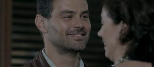 Maur&iacute;lio e Marta em 'Imp&eacute;rio'. (Reprodu&ccedil;&atilde;o/TV Globo)