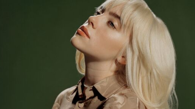 Tagli di capelli corti e tonalit&agrave;: il balayage biondo e bob di Billie Eilish per l'autunno 2021
