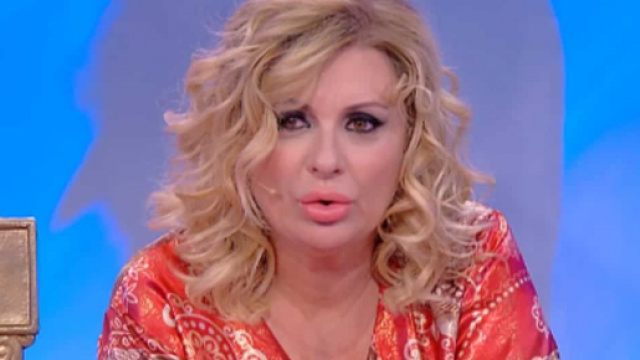 Uomini e Donne, Tina avrebbe chiuso con Vincenzo: lui frequenterebbe gi&agrave; un'altra persona.