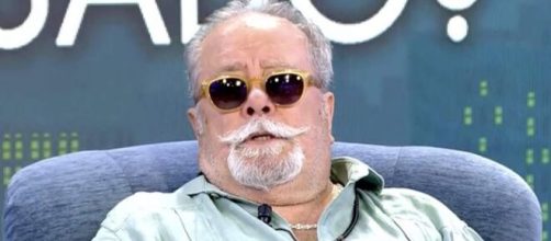 Ar&eacute;valo hizo referencias a Bert&iacute;n Osborne y se confes&oacute; seguidor de Vox. (Telecinco)