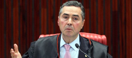 Barroso est&aacute; sendo atacado constantemente por Bolsonaro (Reprodu&ccedil;&atilde;o/Flickr/@tsejusbr)