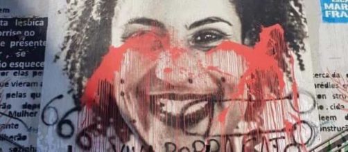 Escad&atilde;o Marielle Franco, em SP, tamb&eacute;m foi manchado de tinta vermelha (Arquivo Blasting News)