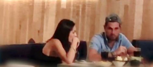 Tom y Sandra fueron vistos mientras compart&iacute;an una comida. (Twitter @elprogramadear)