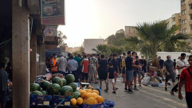 Des b&eacute;n&eacute;voles du village de Krim Belkacem, &agrave; Tizi Ouzou. Le 12 ao&ucirc;t 2021. Cr&eacute;dit photo : Mayas Messir (DR)