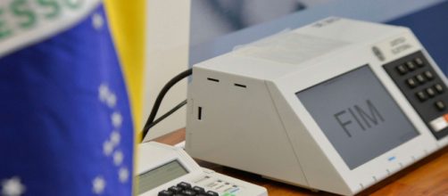 Vota&ccedil;&atilde;o eletr&ocirc;nica atestada pelos presidentes do TSE (Ag&ecirc;ncia Brasil)