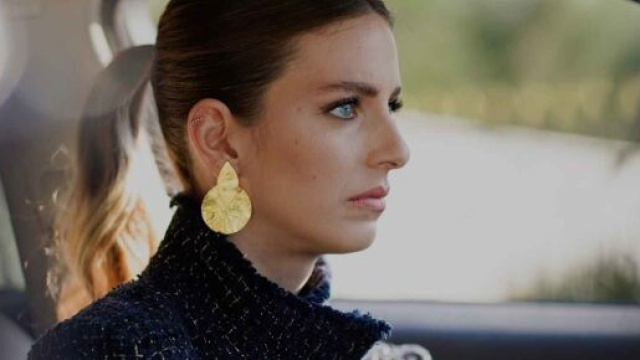 Love is in the air, trame Turchia: Selin parte per la Danimarca dopo le minacce di Efe.