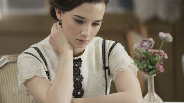 Una vita, puntata serale del 7 agosto: Camino svanisce nel nulla, Emilio informa Felicia.