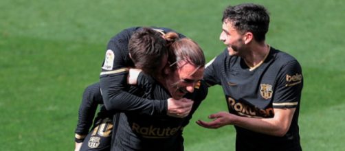 Antoine Griezmann y Jordi Alba fueron abucheados por la salida de Messi del Barcelona (Twitter, FCBarcelona_es)