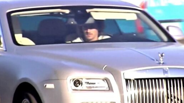 Antoine Griezmann au volant de sa Rolls Royce - Source : capture d'&eacute;cran, Youtube