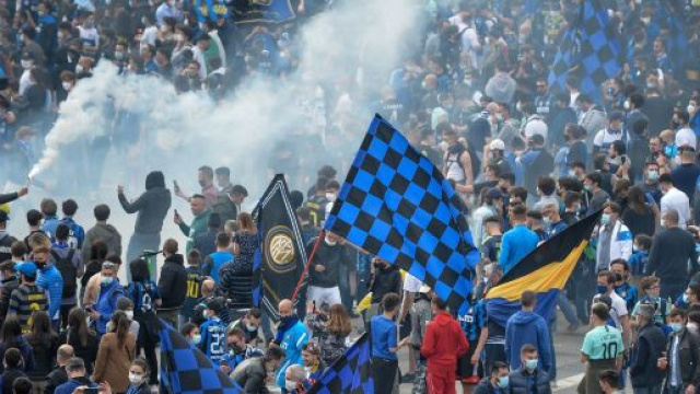 Un gruppo di tifosi dell'Inter.