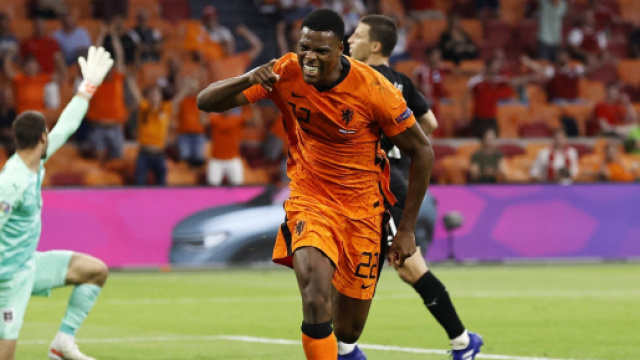 Inter, Dumfries in pole position.