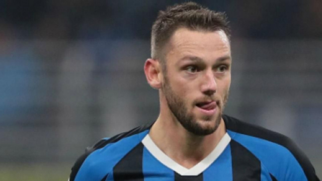 Stefan De Vrij interesserebbe alla Juventus.