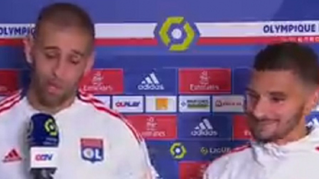 Le fou rire de Houssem Aouar quand Slimani commence son interview - Source : capture d'&eacute;cran, Youtube