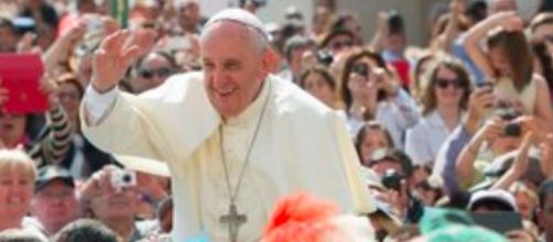 En la carta al papa Francisco se hablaba sobre el caso del cardenal &Aacute;ngelo Becciu (Twitter, Pontifex_es)