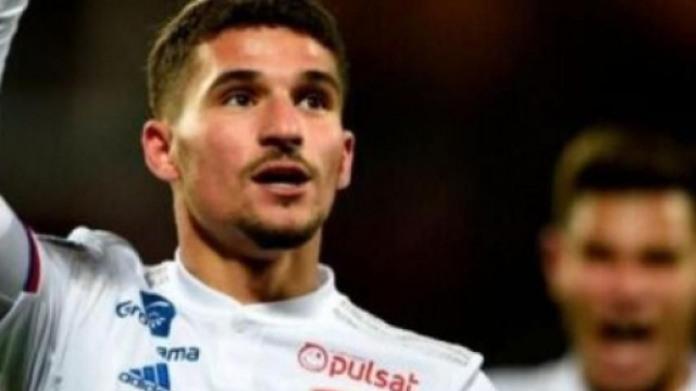 Houssem Aouar, centrocampista del Lione.