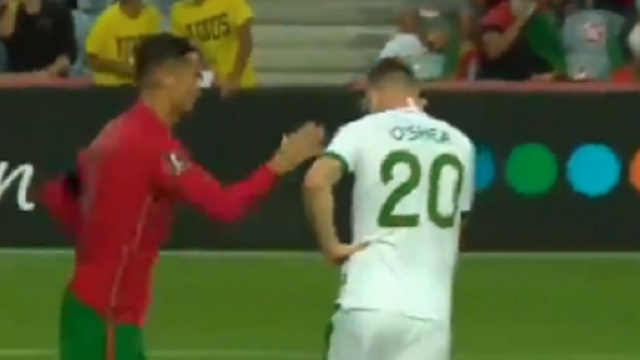 Cristiano Ronaldo p&egrave;te les plombs et gifle un joueur en plein match (capture YouTube)