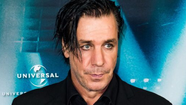 Rammstein: il cantante Till Lindemann arrestato in Russia per violazione delle regole anti Covid.