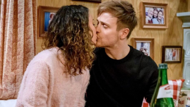Tempesta d'amore, anticipazioni al 12 settembre: Vanessa dar&agrave; un bacio a Max.