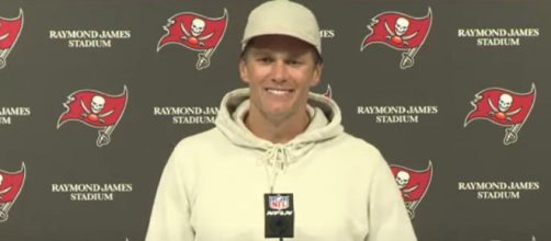 Brady threw 4 touchdown passes vs Cowboys (Image source: Tampa Bay Buccaneers/YouTube)