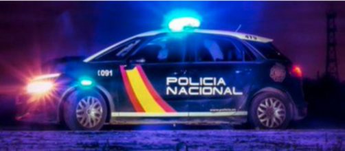 Las pelea fue presenciada por vecinos del lugar (@policia)