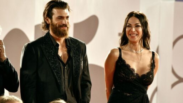 Can Yaman e Moran Atias insieme a Venezia.