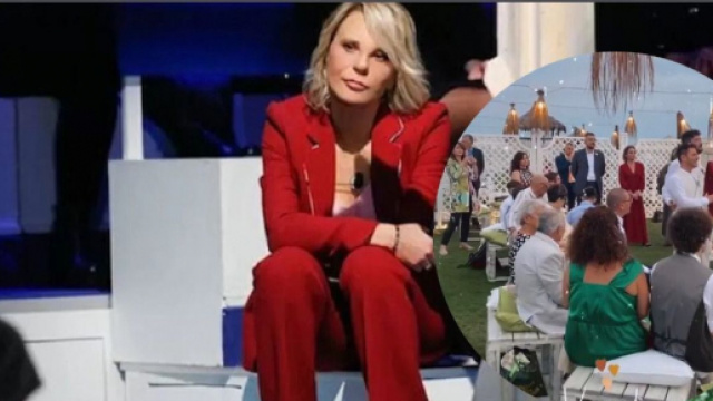 Maria De Filippi celebra il matrimonio di una coppia gay
