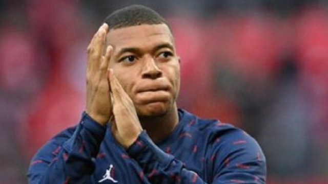 PSG - Clermont : certains supporters parisiens ont siffl&eacute; Kylian Mbapp&eacute; (capture YouTube)