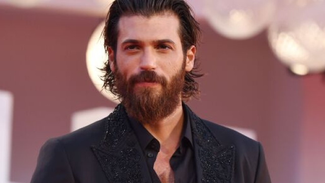 Can Yaman stroncato dopo Venezia 78.