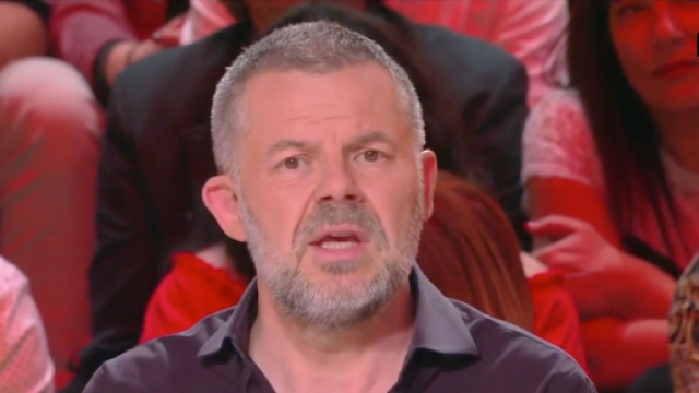 &Eacute;ric Naulleau, ancien ami de Zemmour dans une &eacute;mission du pr&eacute;sentateur de TPMP. Source : capture d&rsquo;&eacute;cran C8.